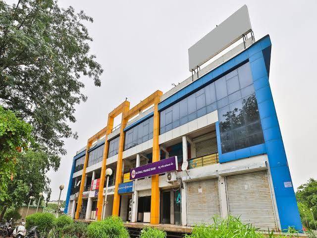 Skylon hotel gandhinagar