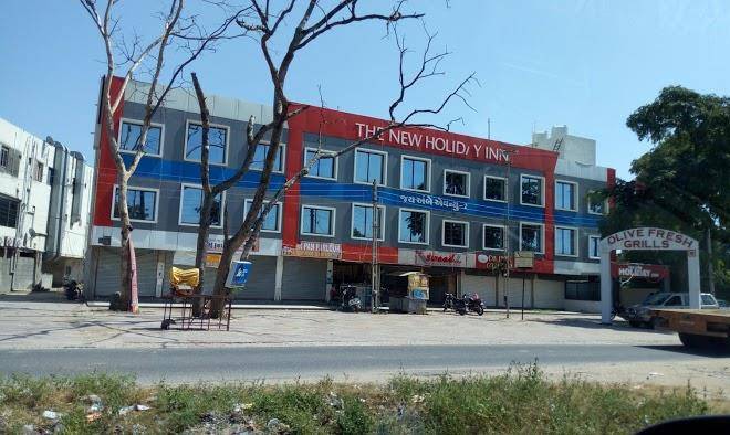 Hotel the new holiday 1