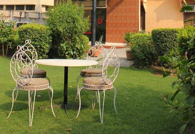 Hotel doves inn gurgaon