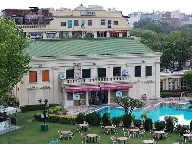 The city club
