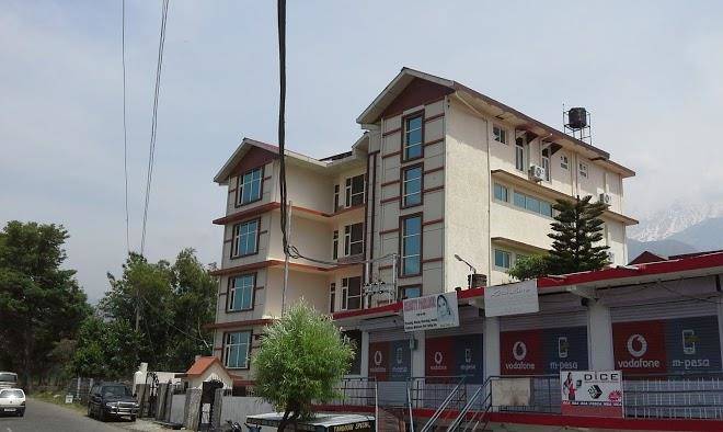 White ridge hotel