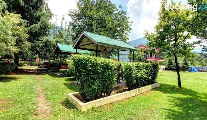 Hotel baba deluxe & ballus cafe