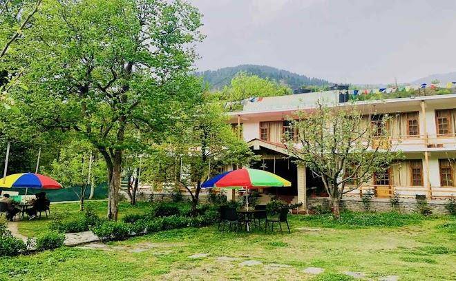 Ooak hotels manali