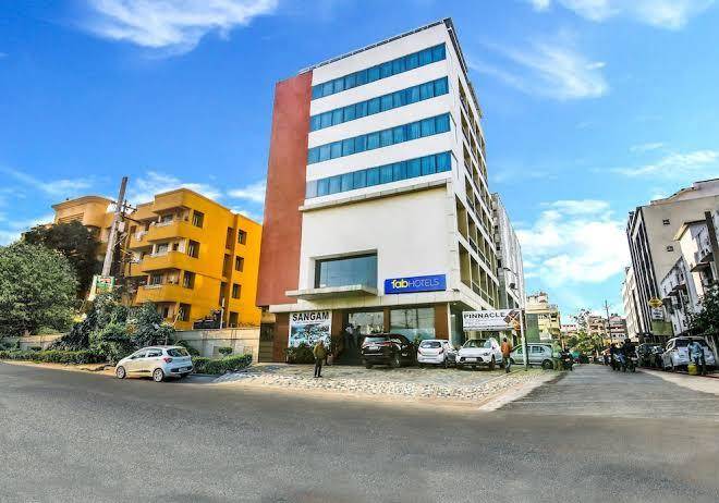 Fabhotel the pinnacle