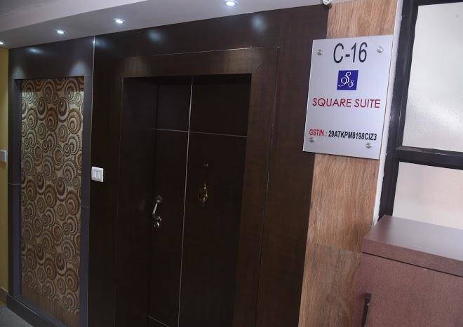 Square suite