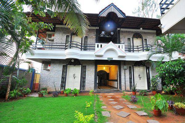 White orchid resorts