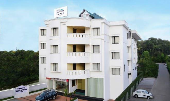 Hotel sandra palace thekkady