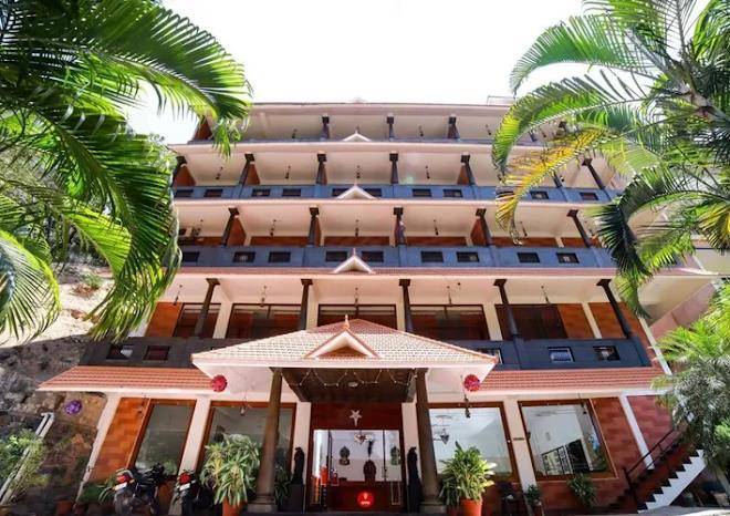 Green palm resort