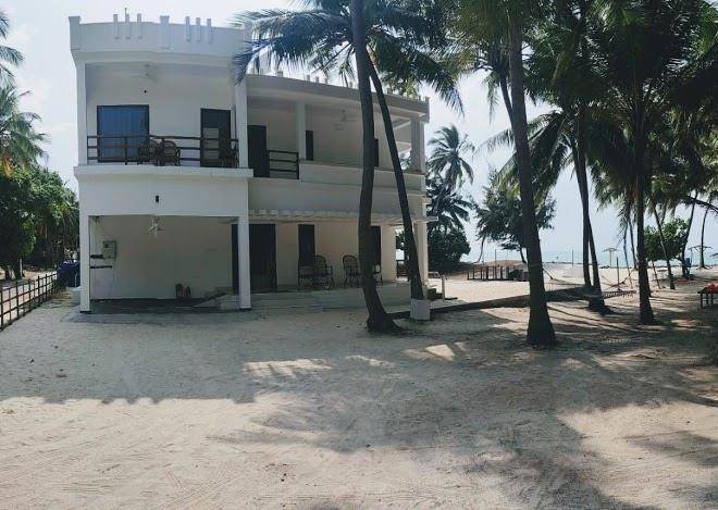 White pearl beach hotel
