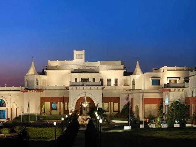 Noor us sabah palace