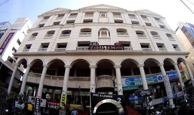 Hotel mangal regency