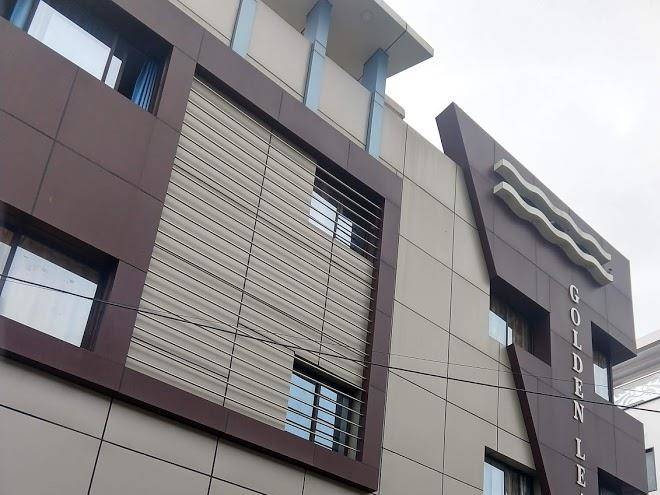 Hotel golden leaf