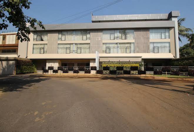 Hotel maple ivy