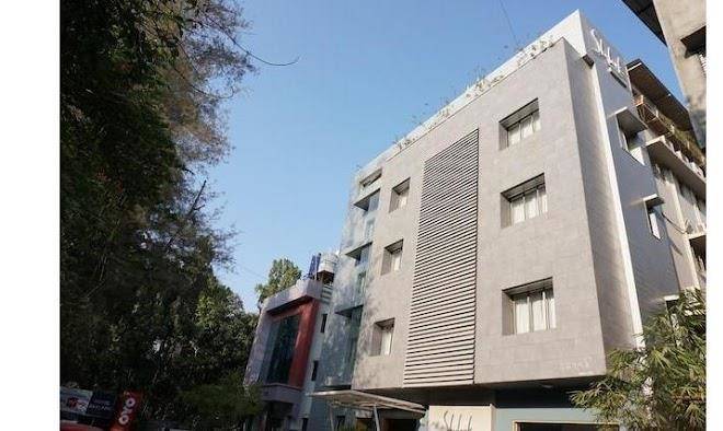 Skylark business hotel