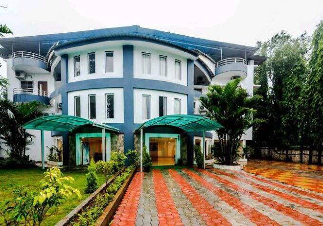 Strand resort