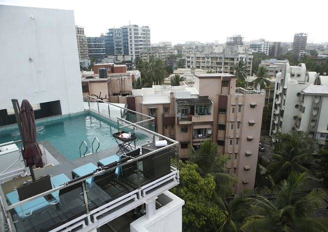 Aureole hotel