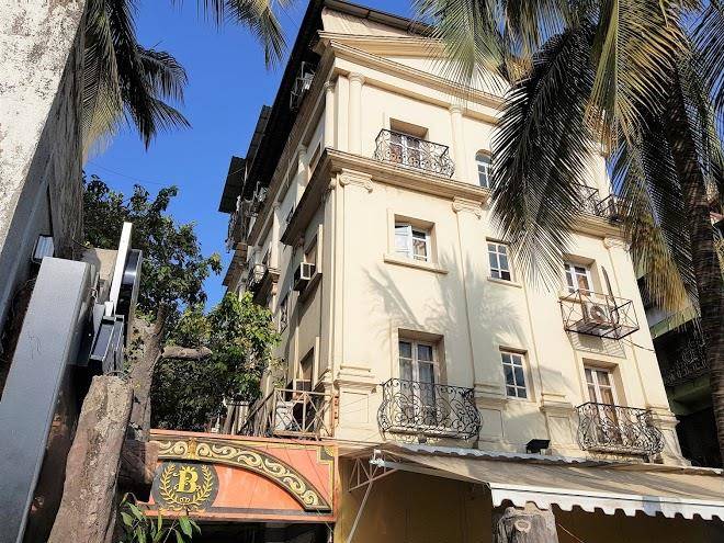 Hexa benzy palace