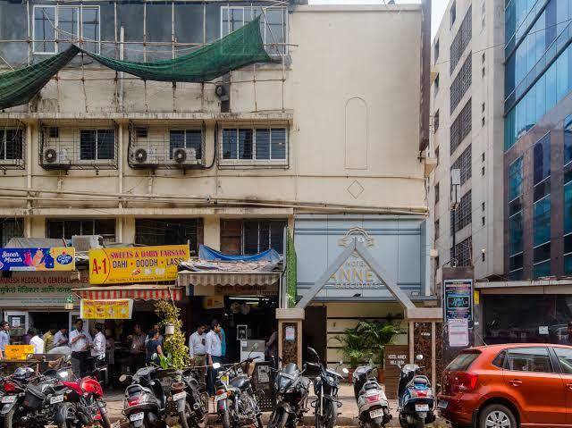 Hotel annex executive