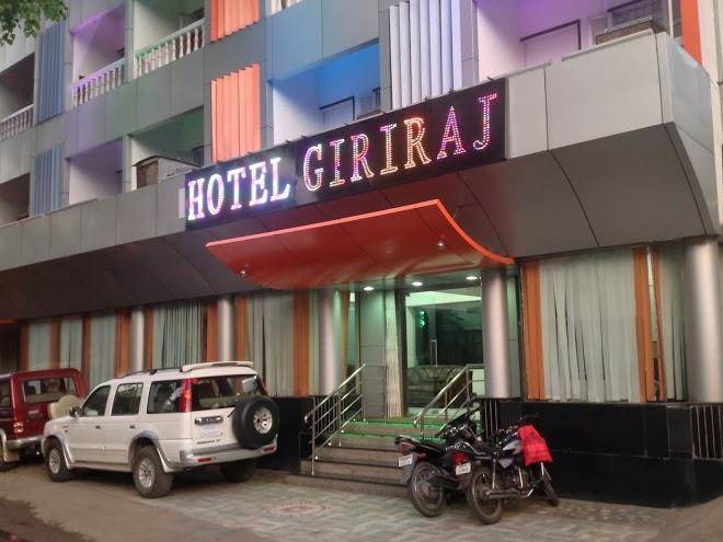 Hotel giriraj