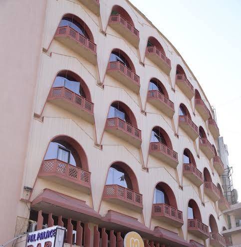 Mango hotels nagpur central avenue road