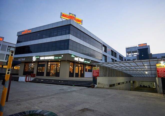 Hotel Golden View Image