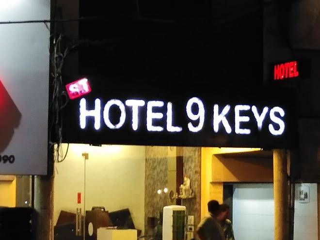 Hotel 9 keys
