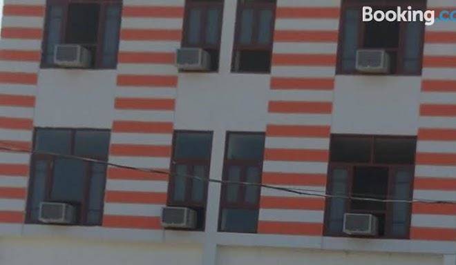 Hotel h k palace
