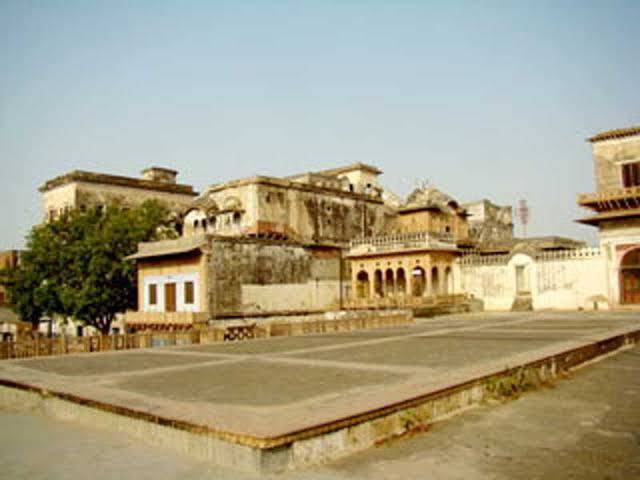 Mahal khas palace