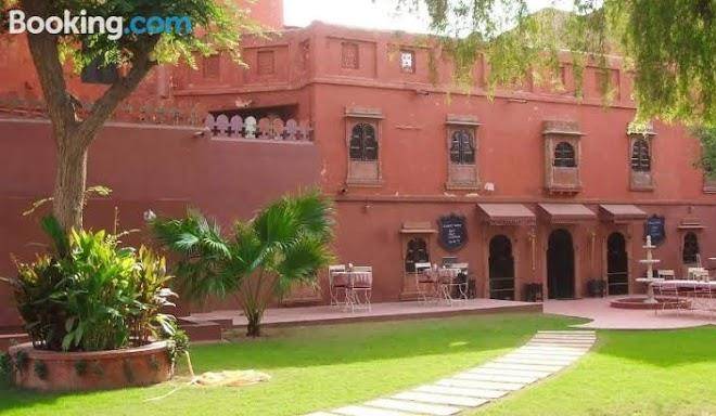 Hotel bhairon vilas