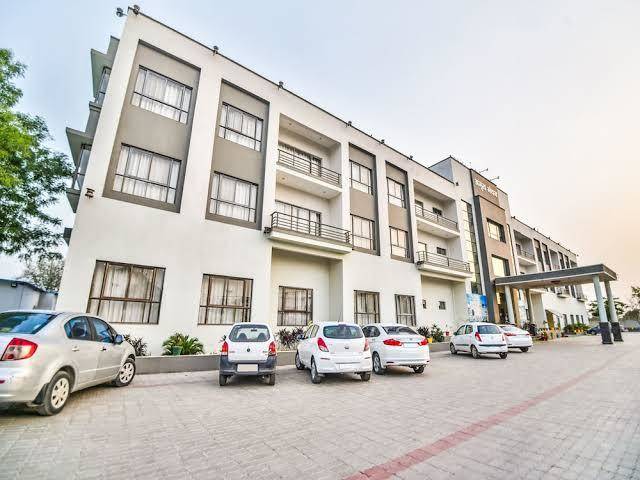 Hotel amrit manthan