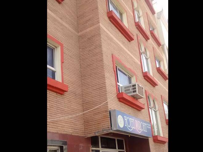 Hotel purohit