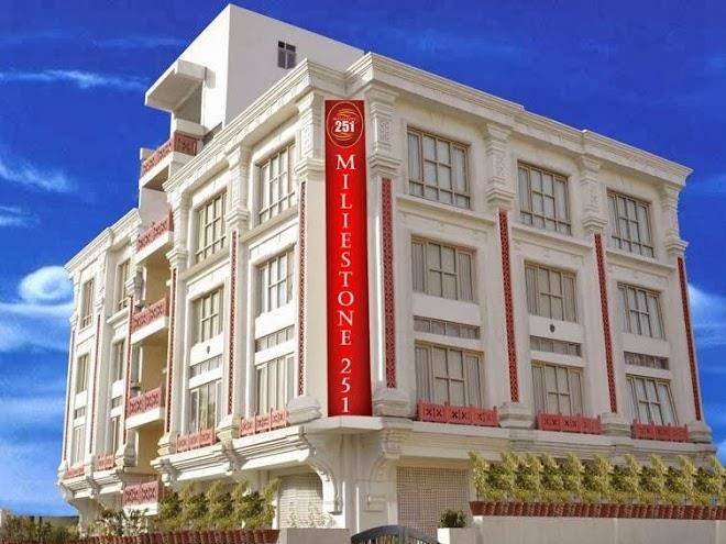 Hotel milestone 251