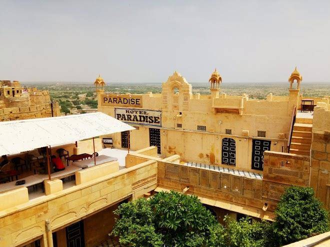 Paradise hotel