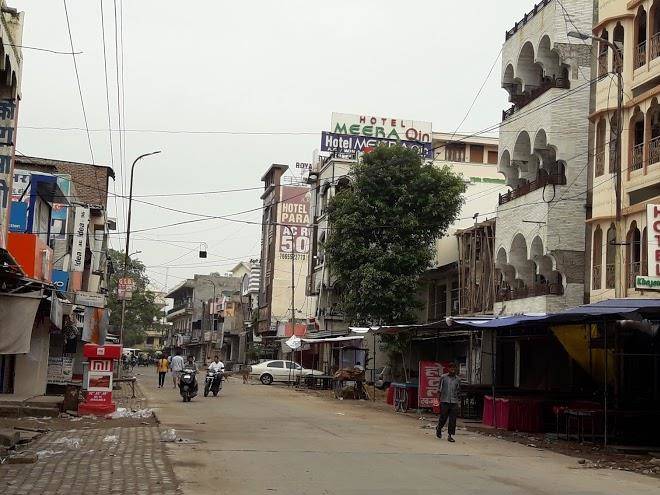 Hotel meera inn