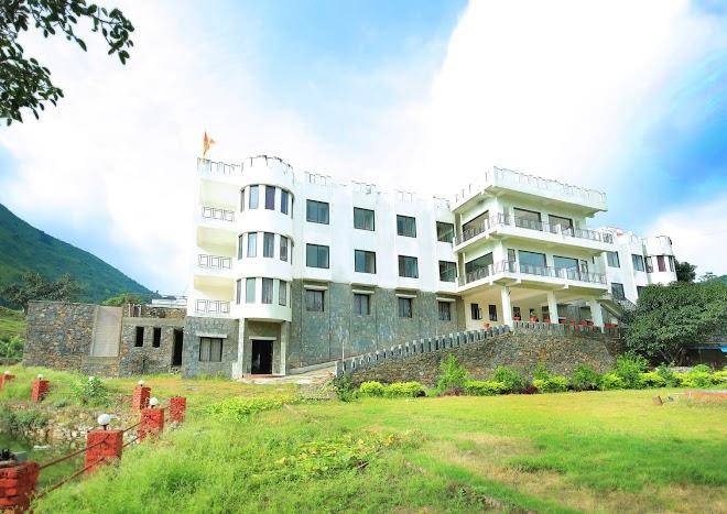 Rang bhawan inn a lake view hotel