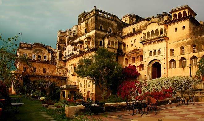 Neemrana fort palace
