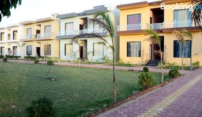 Chitrakoot garden & resort