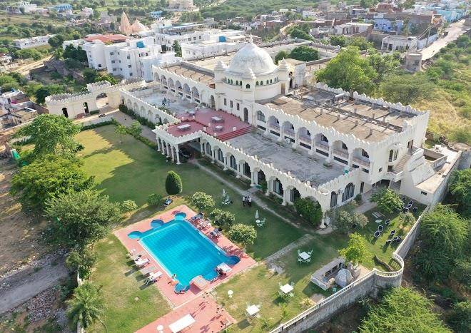 Gulaab niwaas palace