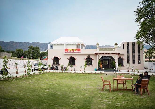 L s palace hotel