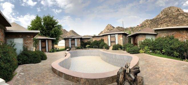 Grassfield valley resort