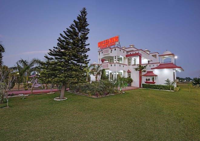 Hotel highway king shahpura