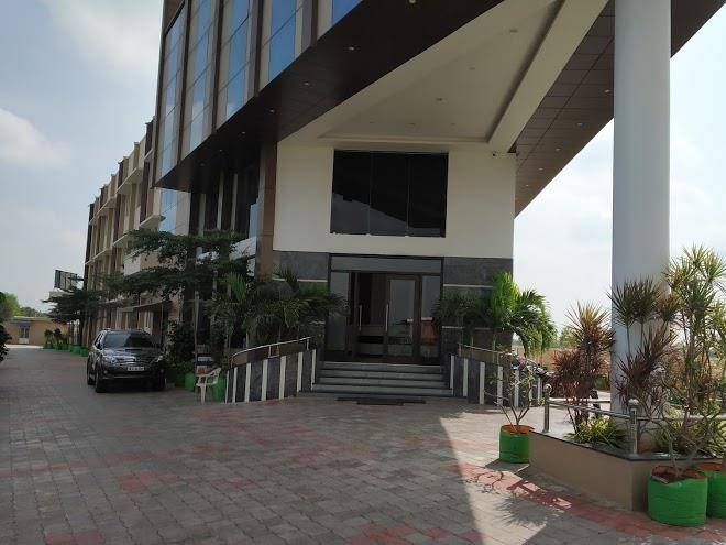 Bergamont Hotel Image