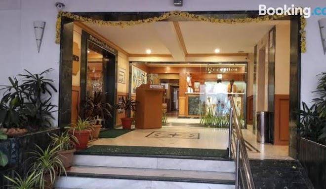 Nahar manchester inn