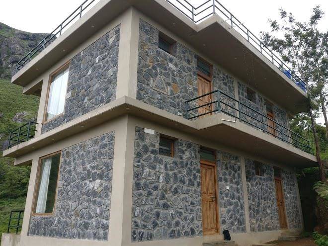 Mammoth's cliff jungle resort
