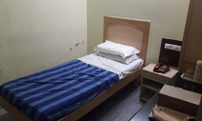Hotel naveen saravana