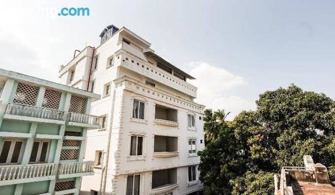 Capital o71618 hotel reech