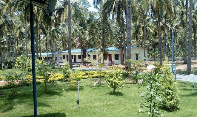 Aarthy resort