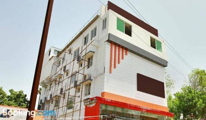 Hotel srees