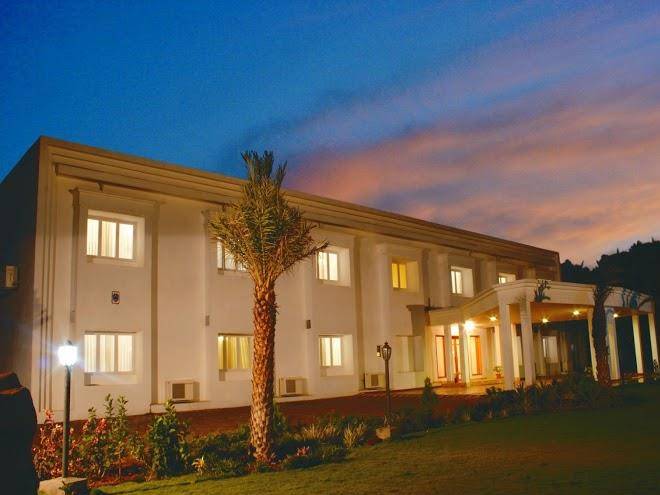 Poppys Vista Hotel Image