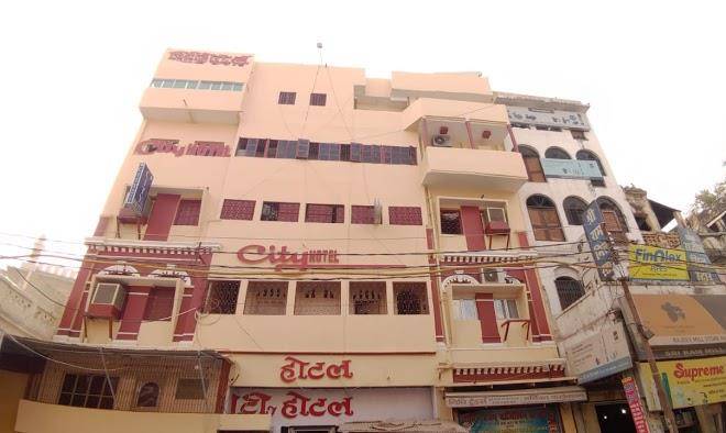 City hotel